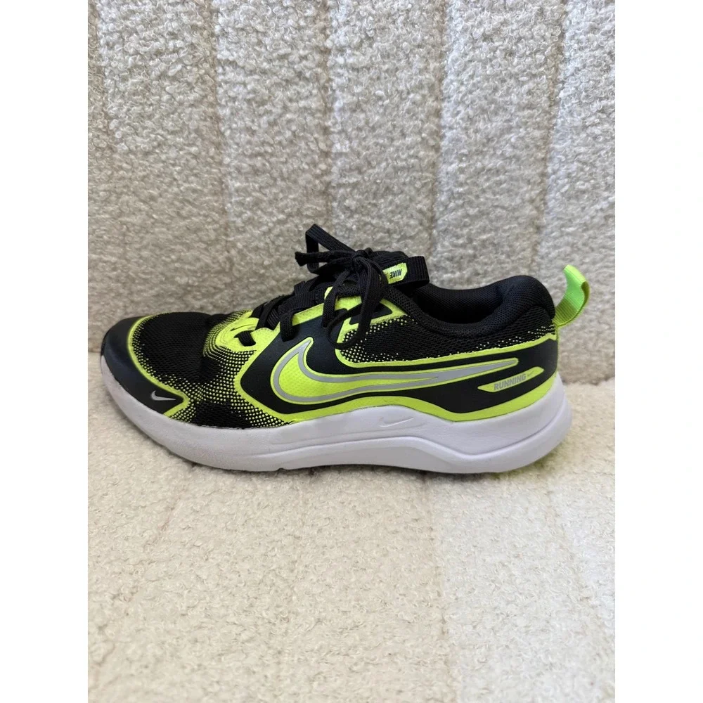 Nike Star Runner 3 GS Black Neon Volt Kids Running Shoes Size 4.5Y